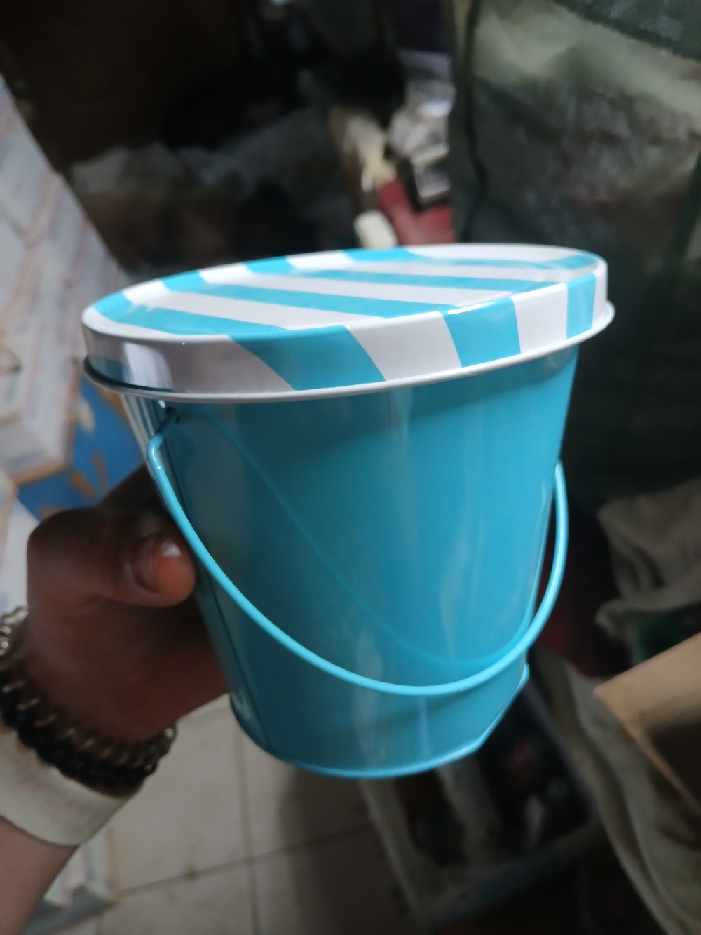 Everyday Living 18 Oz Citronella Bucket Candle Light Blue And White